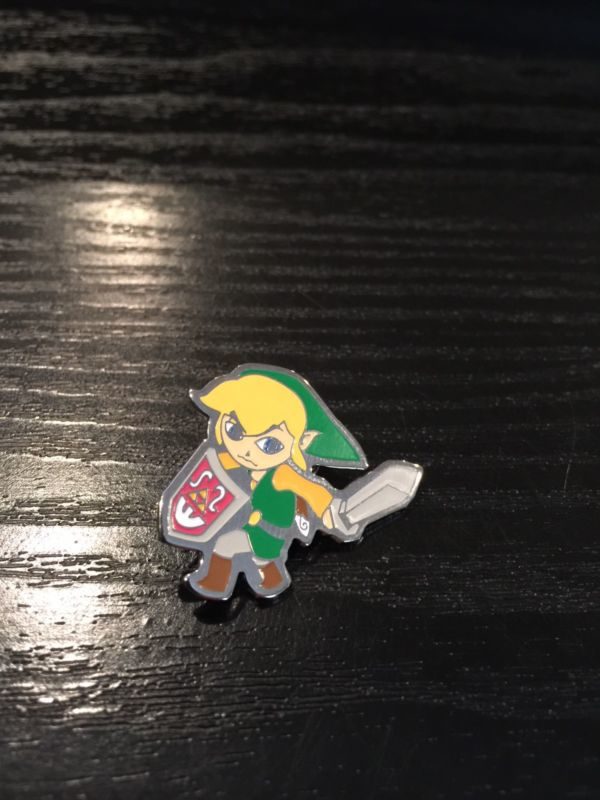 Pin with Zelda from the Wind Waker game holding a sword